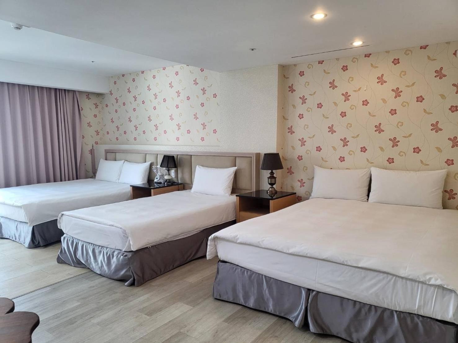Hotel Champs Elysees Taizhong Zewnętrze zdjęcie
