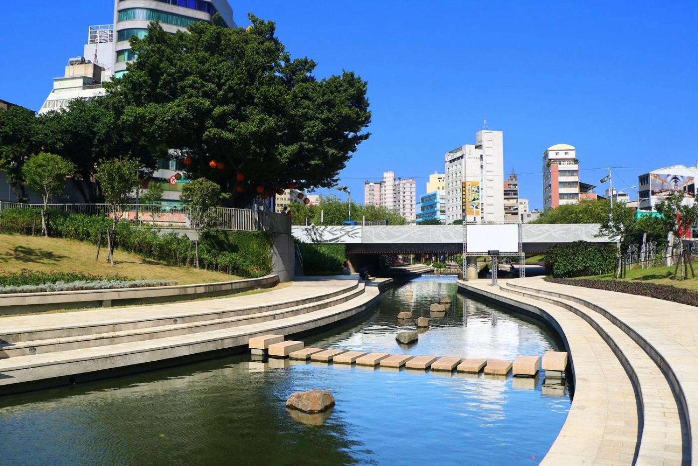 Hotel Champs Elysees Taizhong Zewnętrze zdjęcie