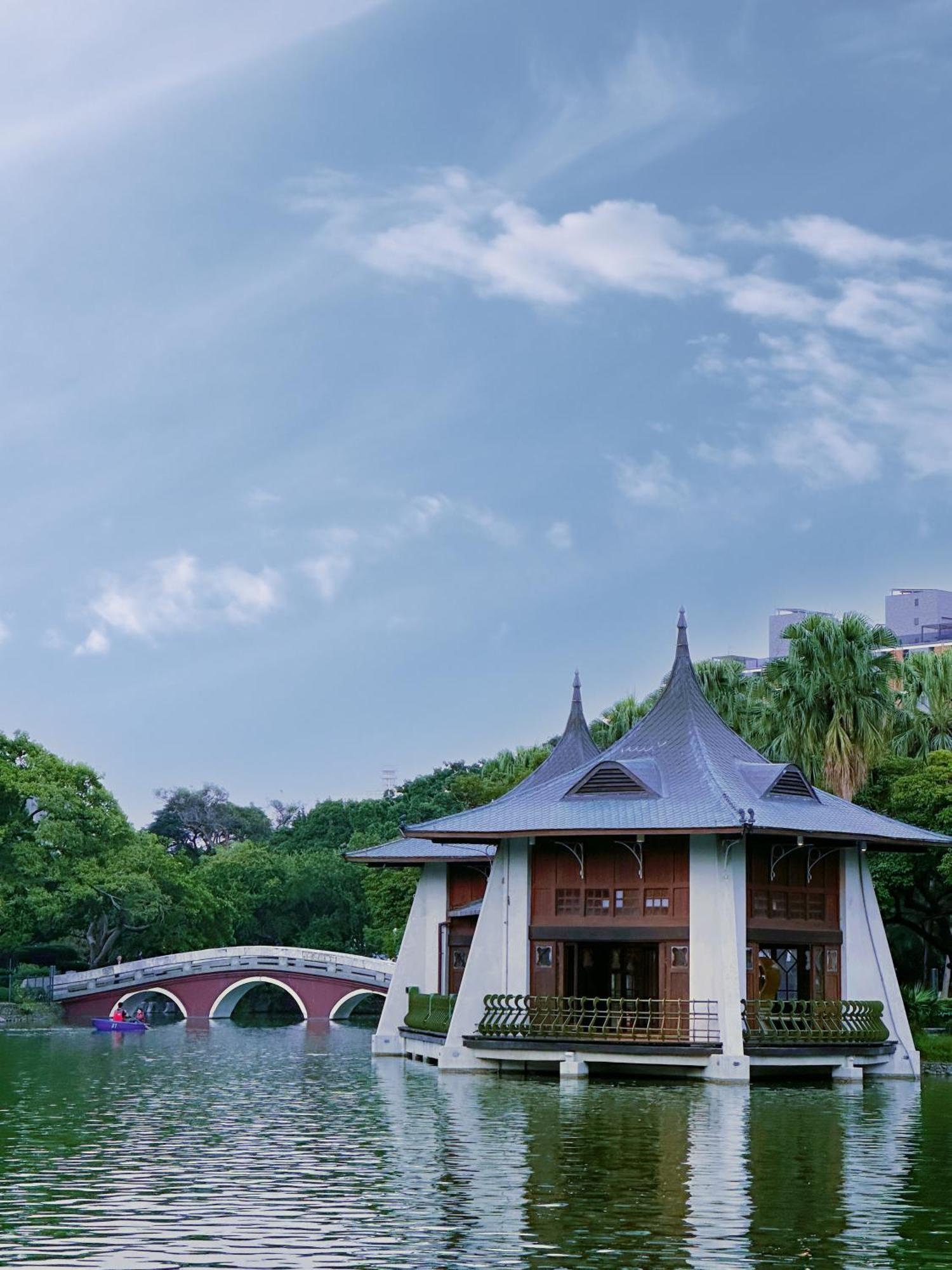 Hotel Champs Elysees Taizhong Zewnętrze zdjęcie