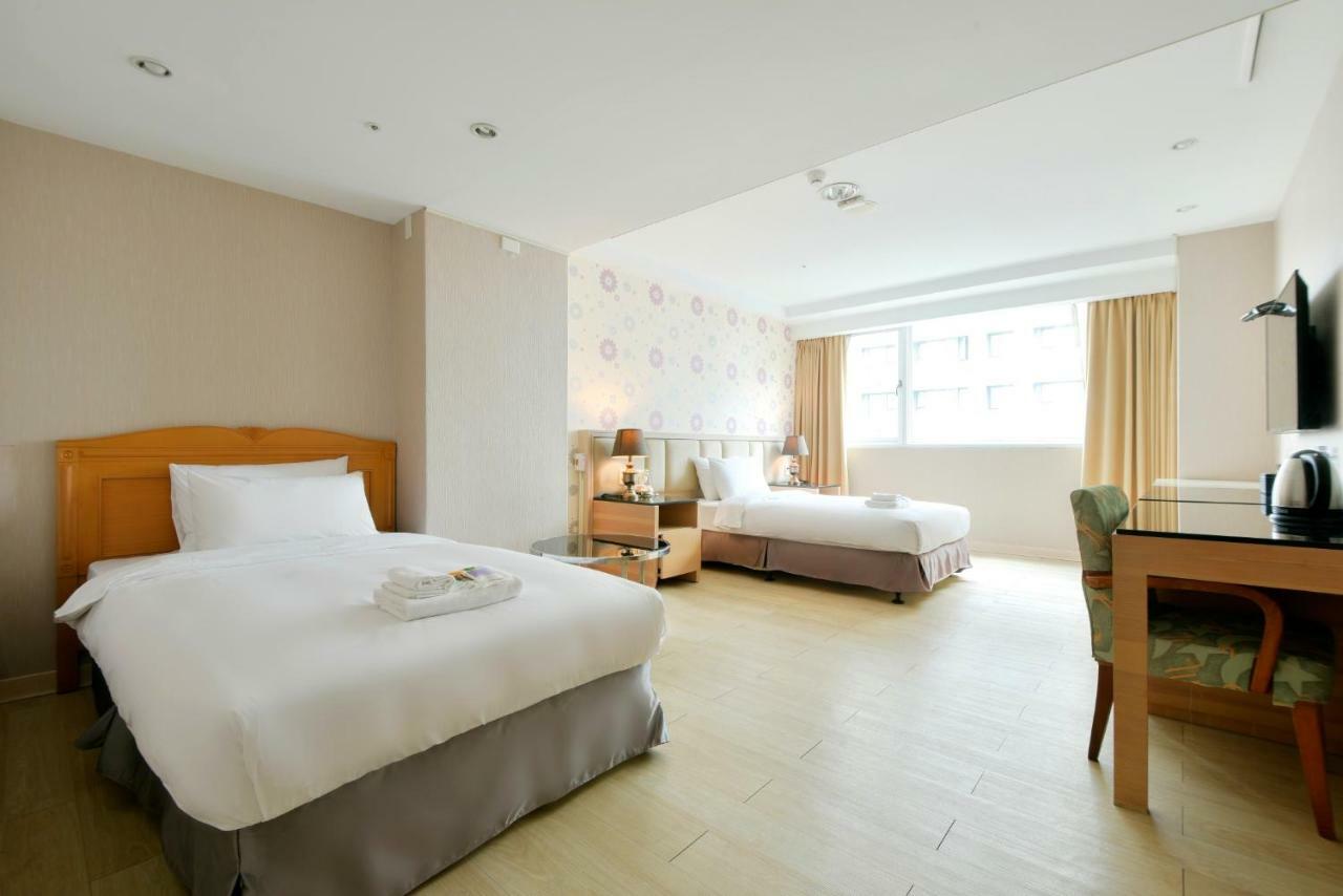Hotel Champs Elysees Taizhong Zewnętrze zdjęcie