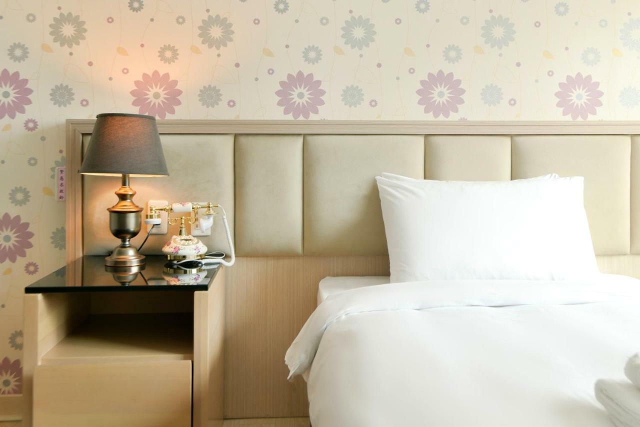 Hotel Champs Elysees Taizhong Zewnętrze zdjęcie